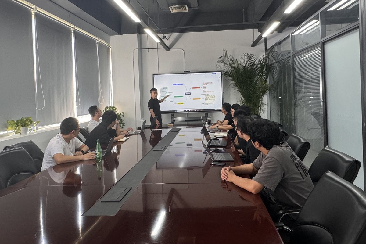 Pixrealled's tweet image. Internal training session underway at PIXREAL! Staying updated is crucial in our fast-paced LED industry. Together, we’re building a brighter future for our clients and the industry! 
#Pixreal #TeamTraining #LEDTechnology #ContinuousLearning #Innovation