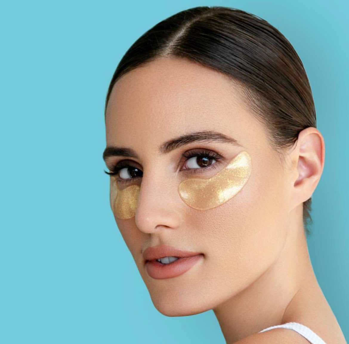 Jessvee22's tweet photo. Togospa🧖‍♀️ 
#hydration 
My two favorite colors #gold &amp; #silver https://t.co/vrrecBVHLR