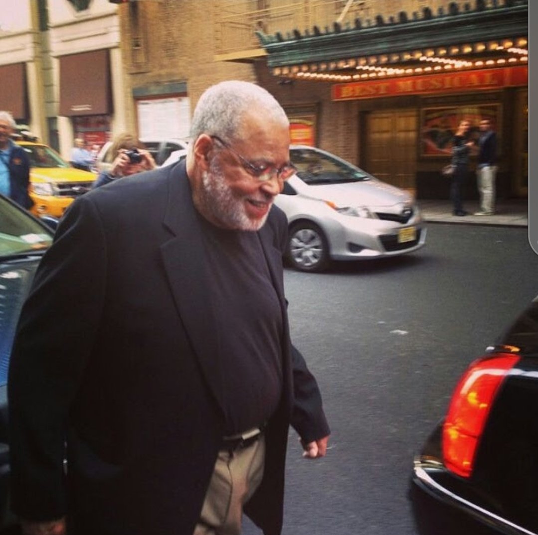 I took this picture, 10yrs ago this month...so heartbroken. Thank you for everything. You were the gold standard, the very best of us artists. Fly on, sir! 🕊💔 #JamesEarlJones