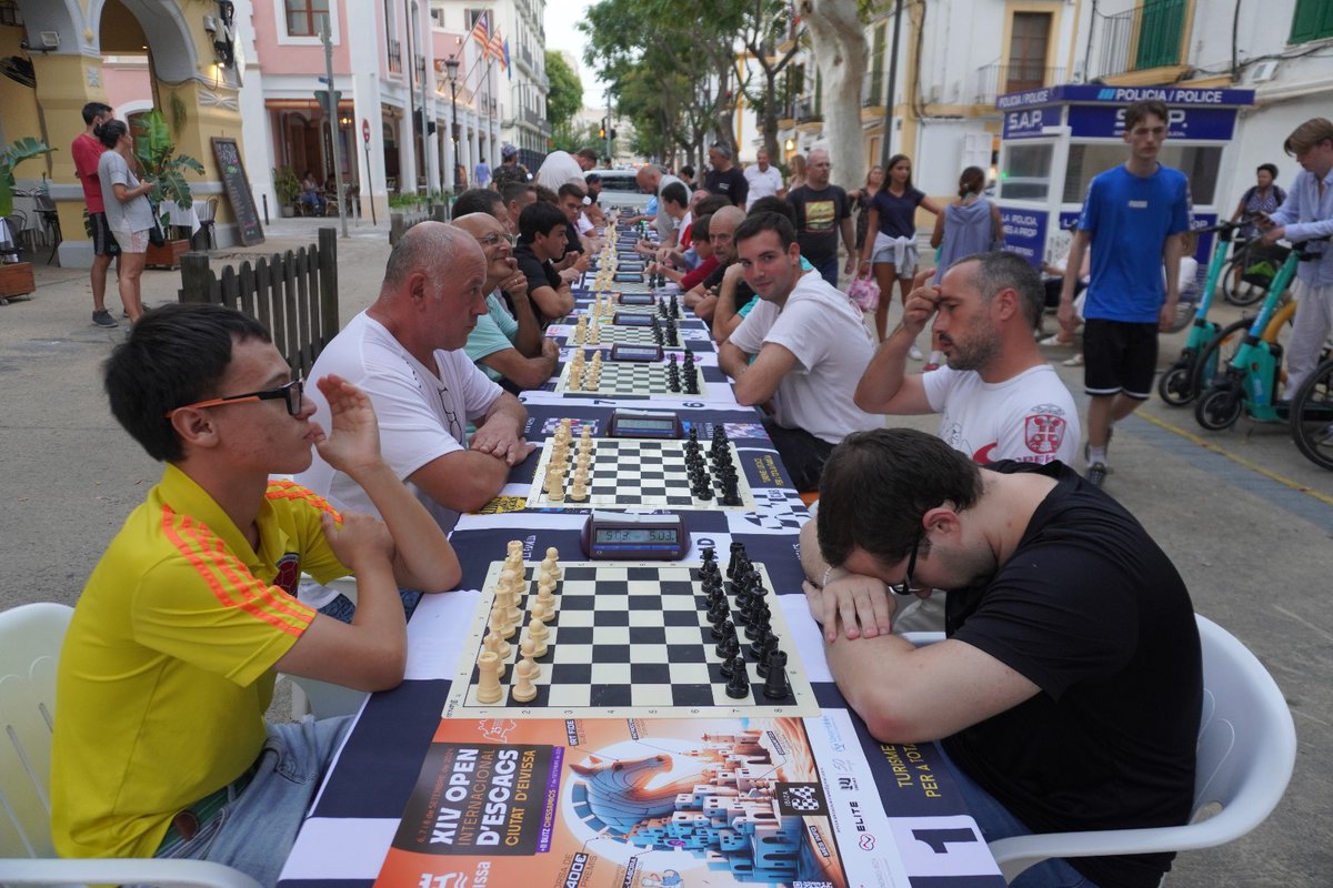 AjedrezIbiza's tweet image. Doblete del MF Daniel Romero en Ibiza. Enhorabuena
XIV Ciudad de Eivissa
II Blitz Chess Amics
.@ChessAmics 
@ajeivissa 
@EscacsBalears
