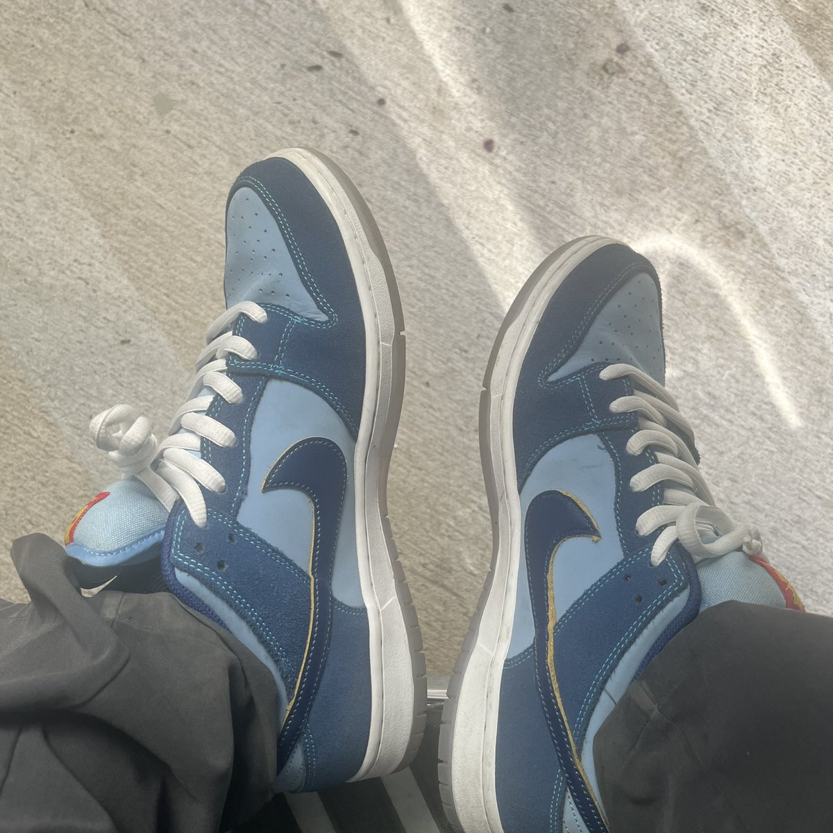 rayagustin's tweet photo. @trudyspeaks My favorite SB I own.  
#whysosad for #dunksondeck
#scrubslife https://t.co/Y3bdu5rpsq