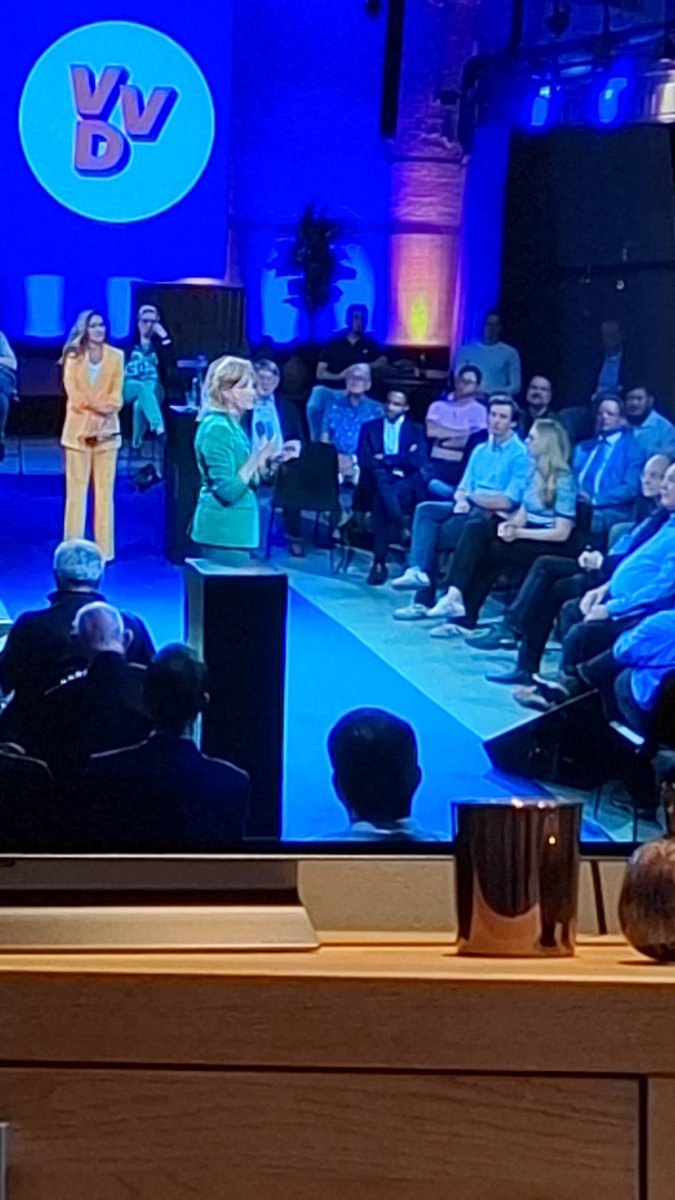 🔶 De kop is eraf, het politieke jaar gestart. Komende maanden gaan Dilan, de fractie en het hoofdbestuur op tour door onze club: ideeën verzamelen en oplossingen uitwerken voor Nederland vandaag, morgen en overmorgen!