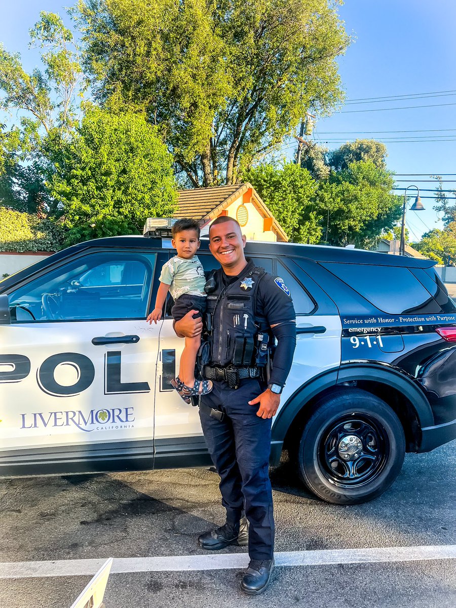 LivermorePolice's tweet photo. Howβs this for Motivation Monday? πͺ This is exactly why we do what we do!
Want to make a difference? #JoinLPD and become part of something bigger! Apply today at https://t.co/2TX4r72pj5 or reach out to our Recruitment Team at JoinLPD@livermoreca.gov for more info.
#LivermorePD #ServiceWithHonor #ProtectionWithPurpose #MotivationMonday #CareerWithImpact
