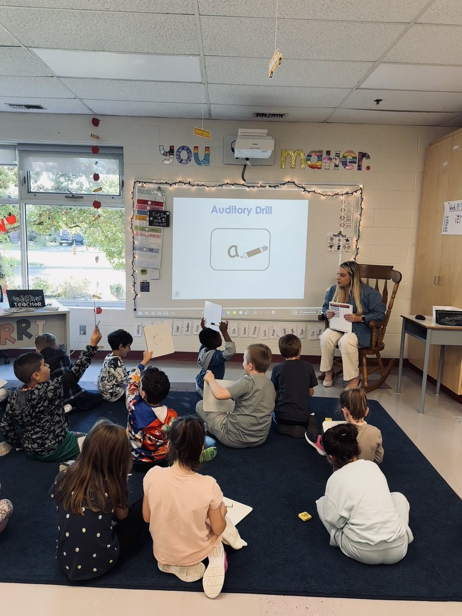 MsBurriOCSB's tweet image. Our first @UFLiteracy lesson of the 2024/2025 school year! 🤩 Students blew me away this morning with their participation and engagement reviewing lesson 35a.📚Way to go, @StClareOCSB ✨stars✨ #OcsbLiteracy