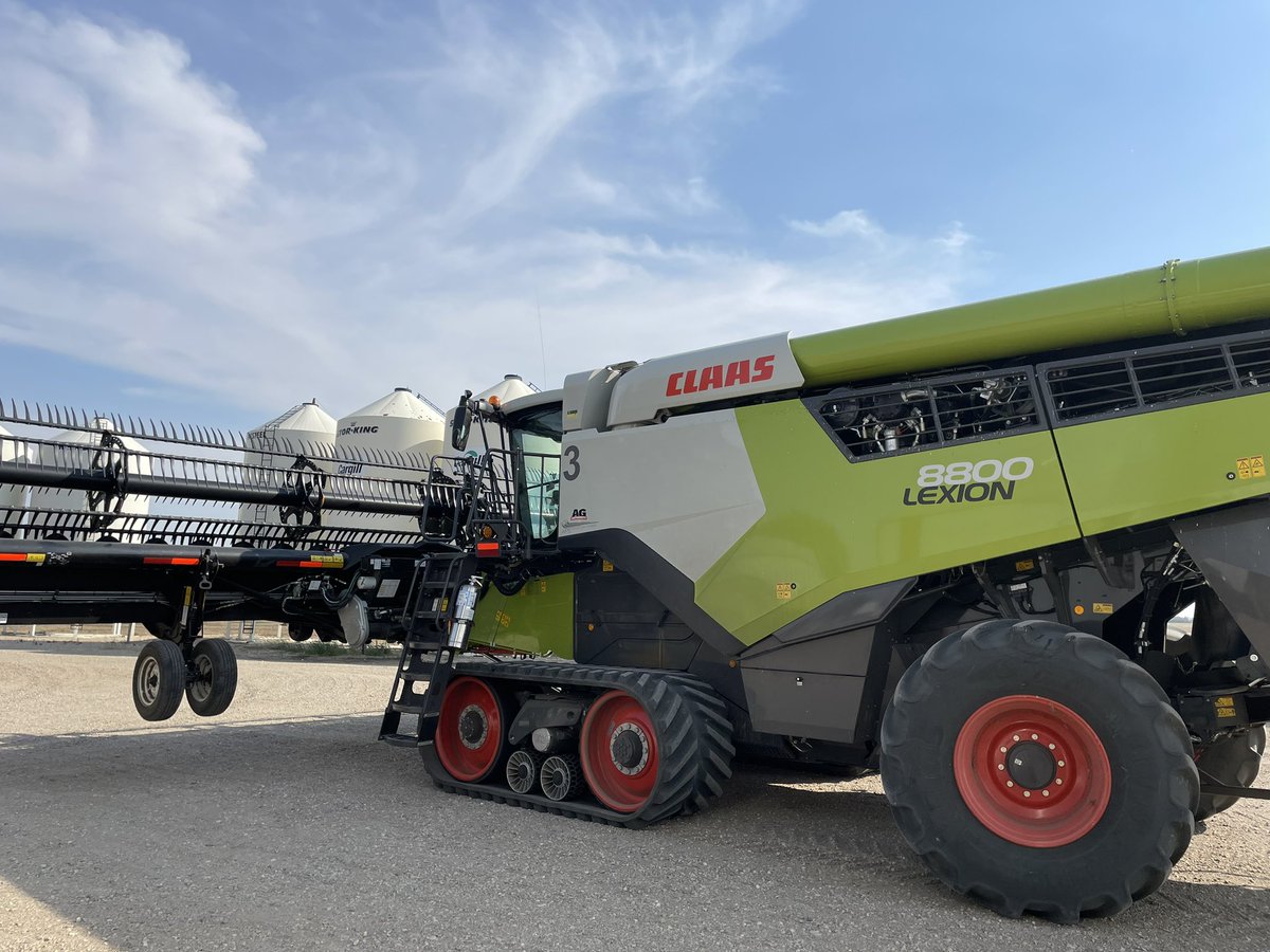#harvest24 Feel good story

Customer had 1 of their 4 combines burn up on the weekend &amp; everything was destroyed, including everything in their cab.

I had the right standby harness &amp; <a href="/FieldView/">FieldView</a> drive, and pulled into their yard as their rental combine was about to hit the field.