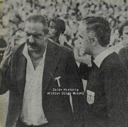 Diego Meloni (@melonidiego) on Twitter photo 06/04/80, 12º Fecha del Torneo Metropolitano. <a href="/RacingClub/">Racing Club</a> 0 vs <a href="/ColonOficial/">Club Atlético Colón ⭐</a> 0. Disconforme con algunos fallos (entre ellos un gol anulado a Pasculli), el “Gitano” Juárez dialoga con Juan Carlos Ponfil, árbitro del encuentro. Tiempos de entrenadores con carácter y personalidad. 06/04/80, 12º Fecha del Torneo Metropolitano. <a href="/RacingClub/">Racing Club</a> 0 vs <a href="/ColonOficial/">Club Atlético Colón ⭐</a> 0. Disconforme con algunos fallos (entre ellos un gol anulado a Pasculli), el “Gitano” Juárez dialoga con Juan Carlos Ponfil, árbitro del encuentro. Tiempos de entrenadores con carácter y personalidad.