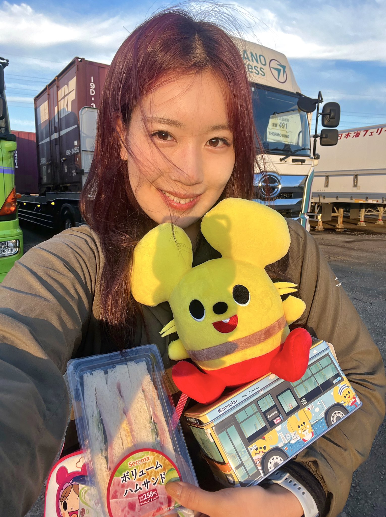 トラックドライバー様 アメリカ長距離トラック運転手 トラックストップで小休止 in