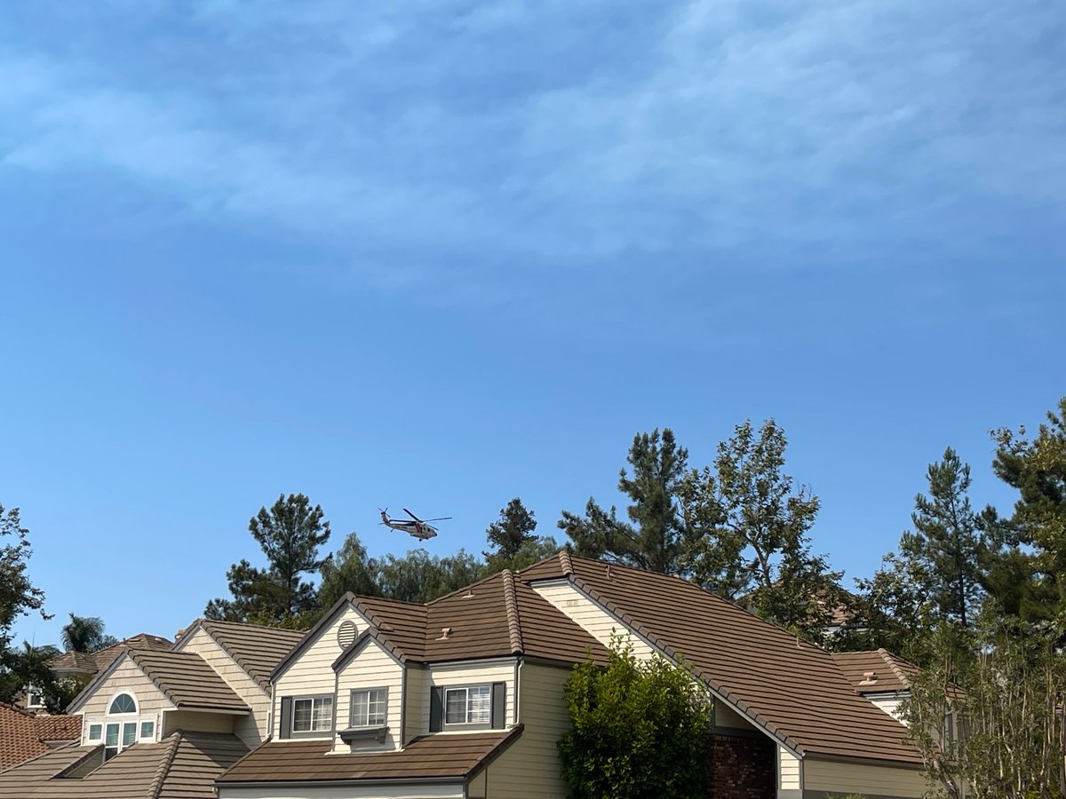 vs4as's tweet photo. Helicopters flying over on way to draw water. Huge thanks to them!! #OCFire #airportfire #TrabucoCanyon https://t.co/HiSBsQnHmS
