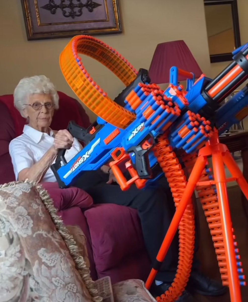 hourly_shitpost's tweet image. ㅤ