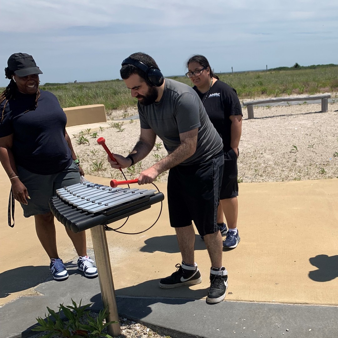 AHRCNassau's tweet image. 🎉 Shout out to Dominque Hendy.

“I love to see them be themselves. They make me laugh because they are always cracking jokes. I want to see them treated fairly. I want them to advocate for themselves.”

#MoreThanWork #DSPRW2024