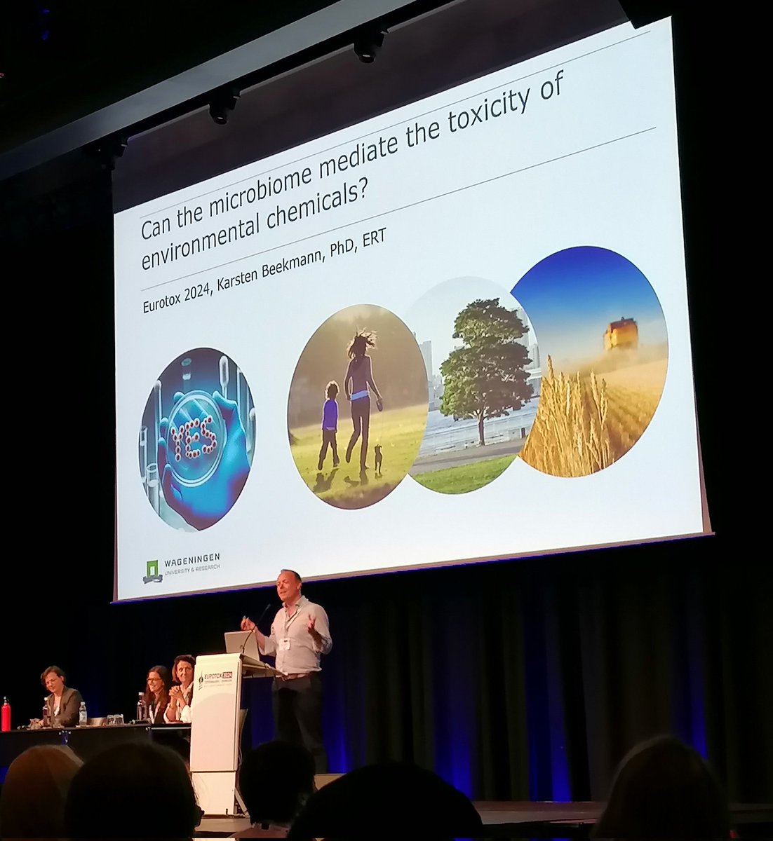 Great debate today at @EUROTOX2024 by K. Beekmann and T. Tal on deciphering gut microbiome-host chemical interactions. <a href="/EFSA_EU/">EFSA</a>
#microbiome #Chemicals #toxicity