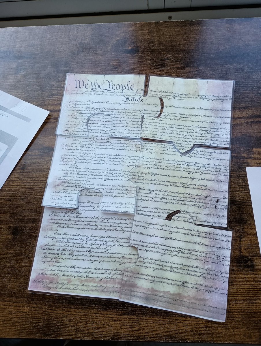 ChroniclesMommy's tweet photo. 6 groups of 4 
Each group examines and predicts info on their doc. One member from each group makes a new group of 6. Make connections with all 6 docs. Flip it over to see that 6 separate docs created one US Constitution. 
@AMSWildcats #civics #Amazing https://t.co/NpXRFJnHfs