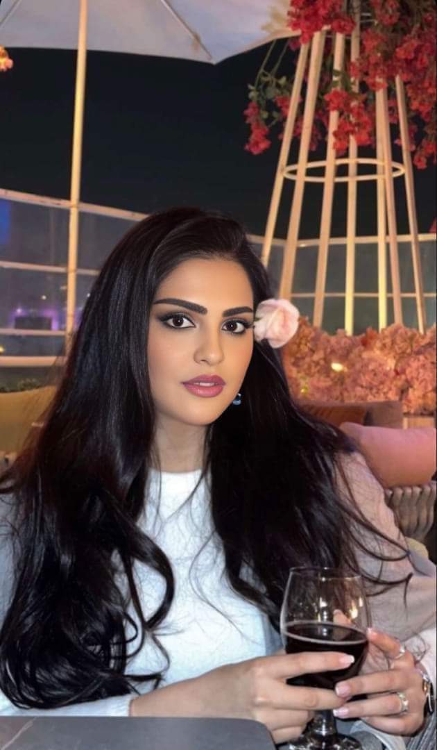 Hnxamduliilas8's tweet photo. بختار 5 حسابات من الرتويت المتفاعله في التغريدة هذي 
      هدية "200 " الف ريال 
         موعدنا بعد الفجر 
رتويت للتغريدة + لايك❤️ + تعليق بنقطه👌
واحفظو عني هاذي التغريده وبالتوفيق للجميع👌 https://t.co/NuPjUht4cC
