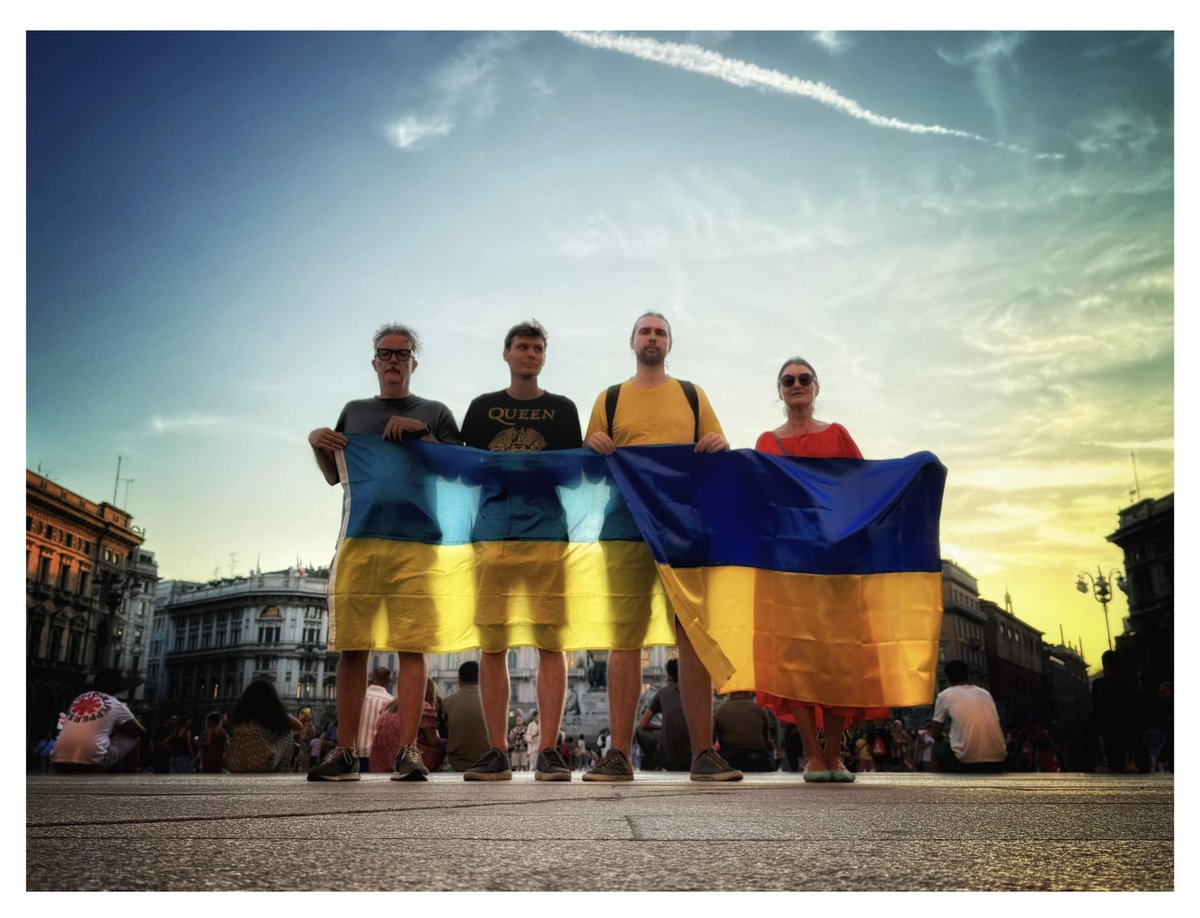 UA_MI_'s tweet photo. 🧵Memorie di questa estate - Piazza Duomo, Milano
Sempre dalla parte dell'Ucraina
899 giorni di guerra
📷 by @L_Ceva_Valla
#Ucraina
#Ukraine
#UkraineIsCalling
#UkraineIsEurope
#SlavaUkraini
#SlavaEvropi
#StandWithUkraine https://t.co/lyZrMgJowo