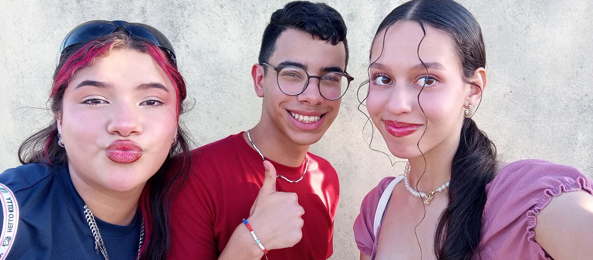 Con el sol que hacía provocaba un helado, pero mi amiga Leti terminó pidiendo un delivery de algo super sabroso, entérate de que comimos en mi más reciente post en <a href="/LiketuOfficial/">LiketuOfficial</a> 💙

liketu.com/@chemi.art/dis…