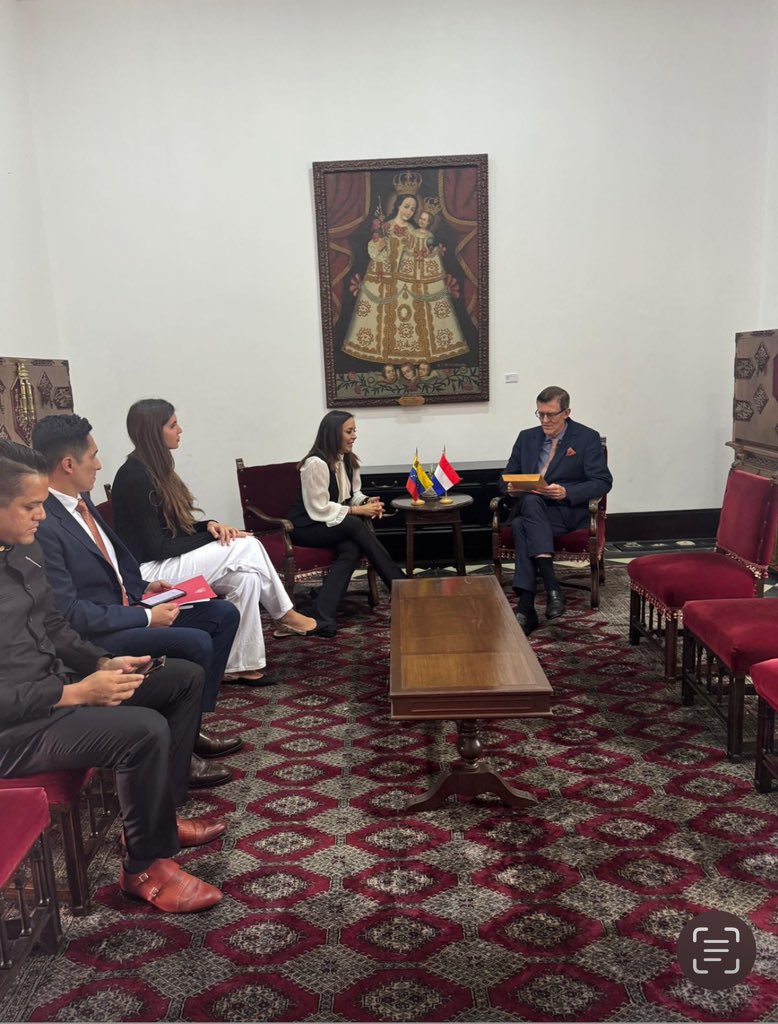 Entregué al Encargado de Negocios del Reino de los países bajos la más firme protesta de la República Bolivariana de Venezuela por la conducta injerencista e ilegal de la representación diplomática del Reino de los Países Bajos, que en una actitud arrogante e inamistosa, encubrió
