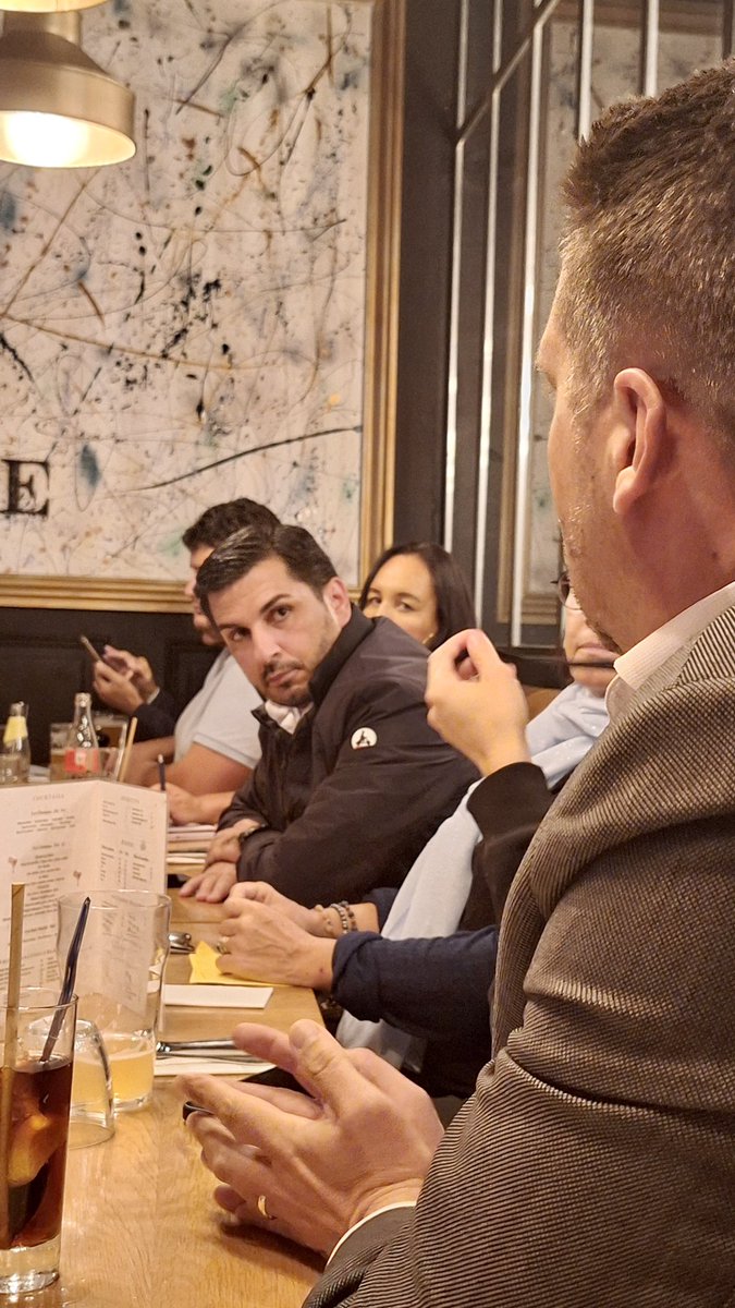 Ch_Versini's tweet photo. 🔴 Rentrée ce soir pour le bureau départemental du @RNational_92. 

Bilan des dernières élections et préparation des prochaines échéances, avec l’objectif de continuer à progresser et de renforcer notre implantation locale pour défendre les Français 💪 https://t.co/XjuG6jFFwE