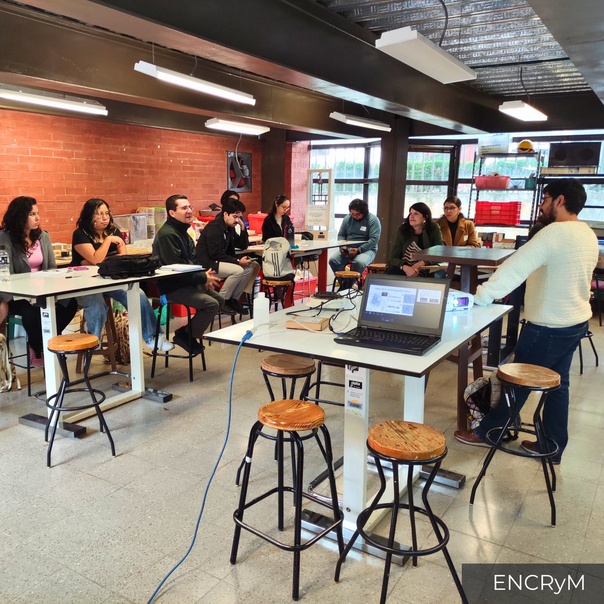 ENCRyM's tweet photo. #CLASMAC2024
La #ENCRyM fue sede de 10 cursos en el marco del II #CLASMAC (Congreso Latinoamericano de #Arqueometria, #Arte y Conservación de #PatrimonioCultural).
Te estaremos compartiendo información y fotografías referentes a este gran evento. https://t.co/ilX8jxGQ8V