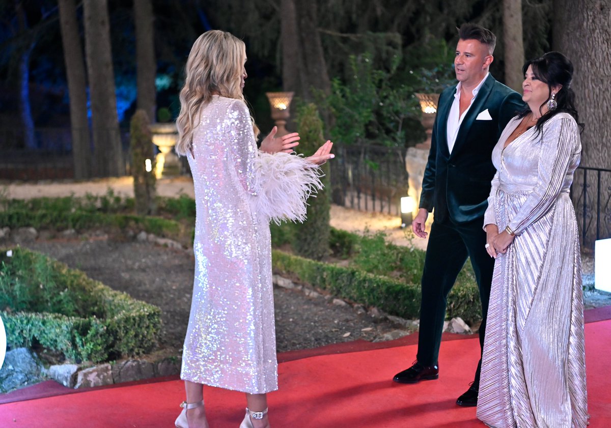 tutelenet's tweet photo. #vuelveqqccmh con cinco solteros de oro dispuestos a encontrar el amor https://t.co/uEEecXXBVR