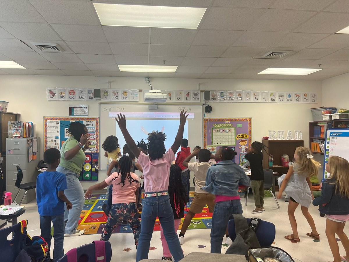 Kandace Tysinger 👩🏾‍🏫🌺☀️ tweet media