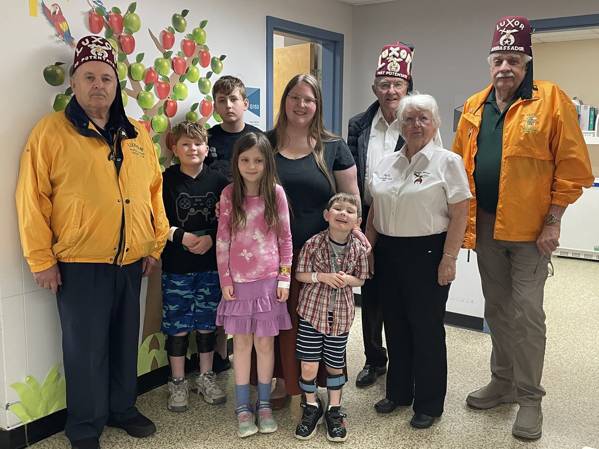 Clinique de proximité à L’Hôpital régional Chaleur situé à Bathurst aujourd’hui nous permettant de voir des patients plus près de la maison. // Outreach Clinic at the Chaleur Regional Hospital in Bathurst today allowing us to see patients closer to home.