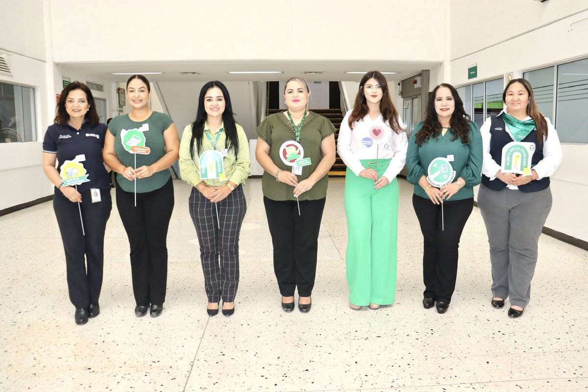 IMSSSONORA's tweet photo. El día 9 de cada mes se promueve en #IMSSSonora el Día Verde por la Integridad. La titular, Dra. María del Lourdes Díaz Espinosa, y personal de unidades médicas y administrativas, portan prenda de ese color para promover valores como la transparencia e igualdad #IntegridadIMSS https://t.co/p8D8sRtpJv