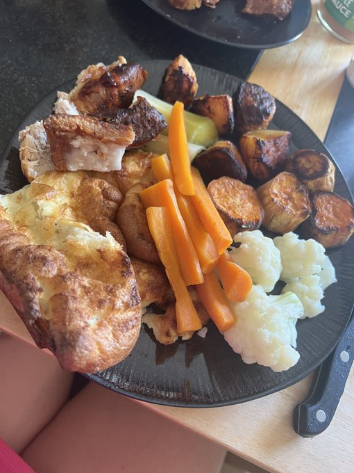 And then My Mother&rsquo;s full roast dinner.. 🥰🥘🍴 https://t.co/OpZDMc6VBl