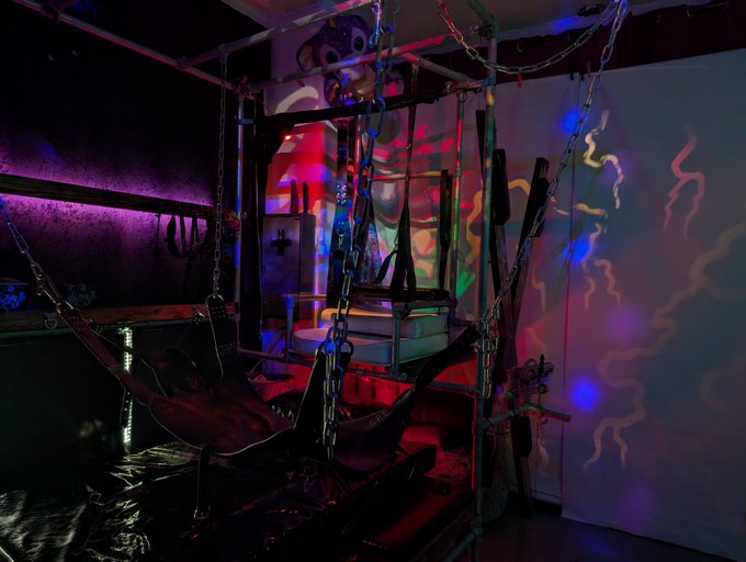 My lighting is definitely a step above :D actually going to shoot tomorrow, got all the latex/pvc/leather<a href="/tag/mvsales"class="tags"><span>#mvsales</span></a>