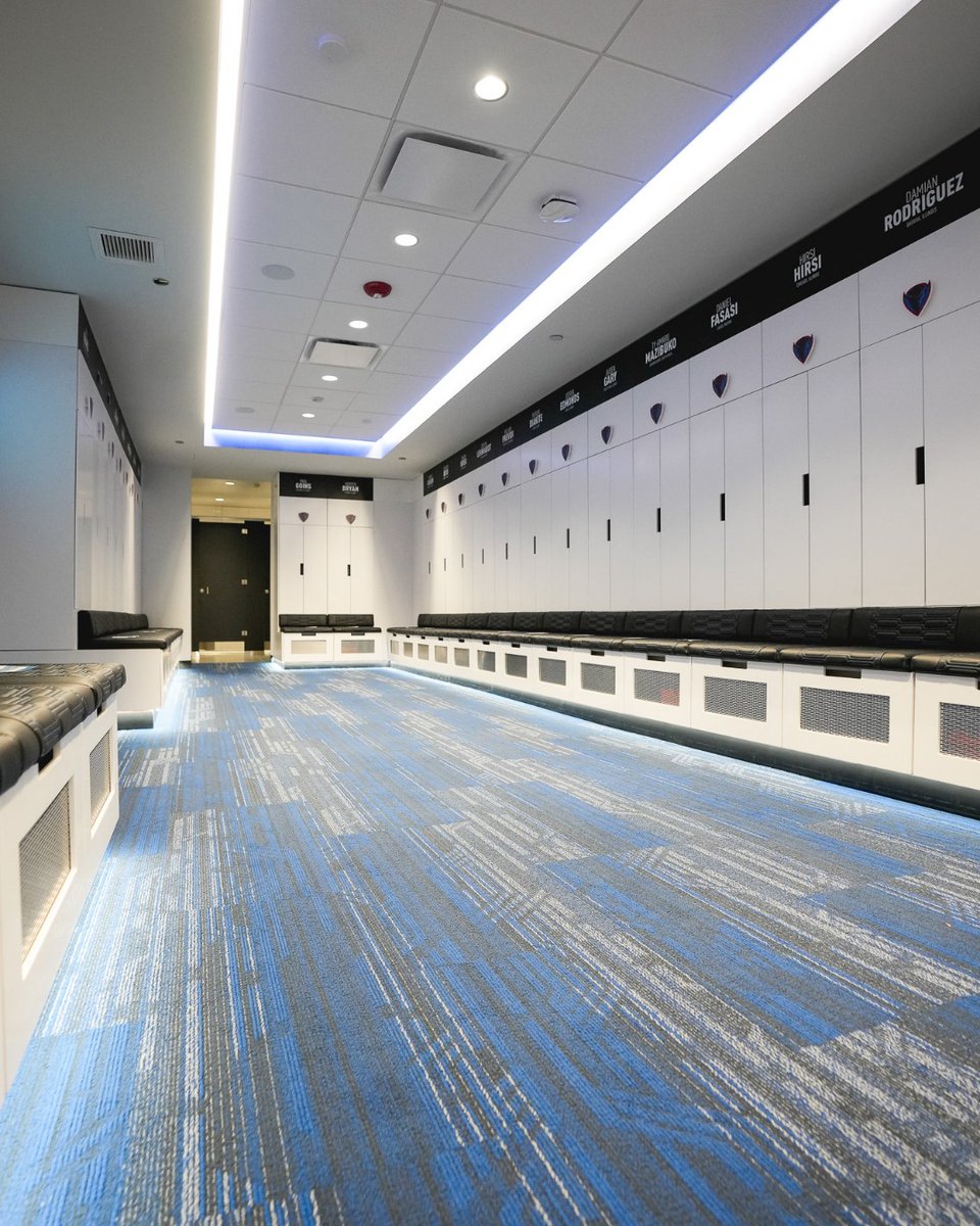 DePaulXCTF's tweet photo. MTV Cribs where you at?? https://t.co/YnZK617jxb