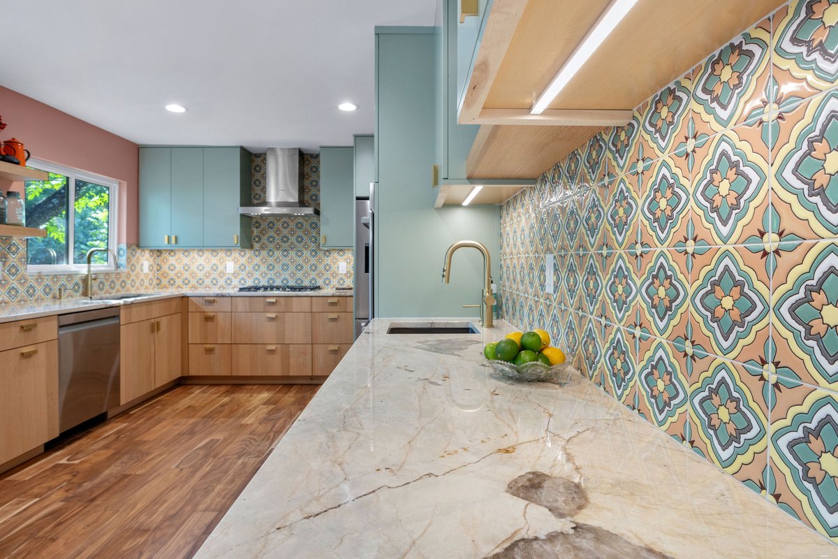 Catalyst_Texas's tweet image. We are loving this feature from Clay Imports!  What a great article and just one of the most fun tiles we&apos;ve had the pleasure to set.  Show Clay Imports some love! 
. 
#Backsplash #CatalystAustin #KitchenRemodeling
clayimports.com/blogs/blog/5-t…