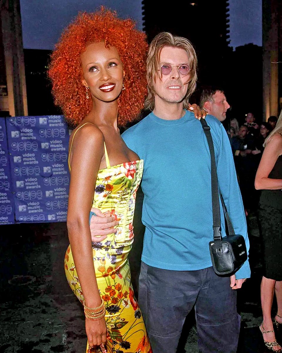 DavidBowieReal's tweet photo. DAVID BOWIE AS MEPHISTOPHELES FOR MTV

“New York’s In Love…”

Twenty-Five years ago this evening (9th September 1999), David Bowie and Iman attended the Metropolitan Opera House in New York City for the 1999 MTV Video Music Awards.

David was present to introduce Lauryn Hill, a “particular favourite” of his at the time.

Aside from the images we’ve used from the night, Mark Seliger photographed David as Mephistopheles from Gounod's opera Faust for promotional literature in the build up to the awards ceremony.

Several performers dressed as famous opera characters to emphasize the venue the awards were taking place at.

📸 Mark Seliger

#MephistophelesBowie #Bowie1999 #DBT259