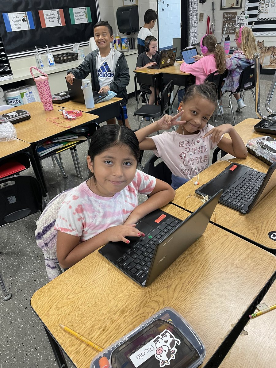 amydocherty44's tweet image. So much fun with our Science Tools Escape Room! Thank goodness everyone was able to get out! @wolvestweet