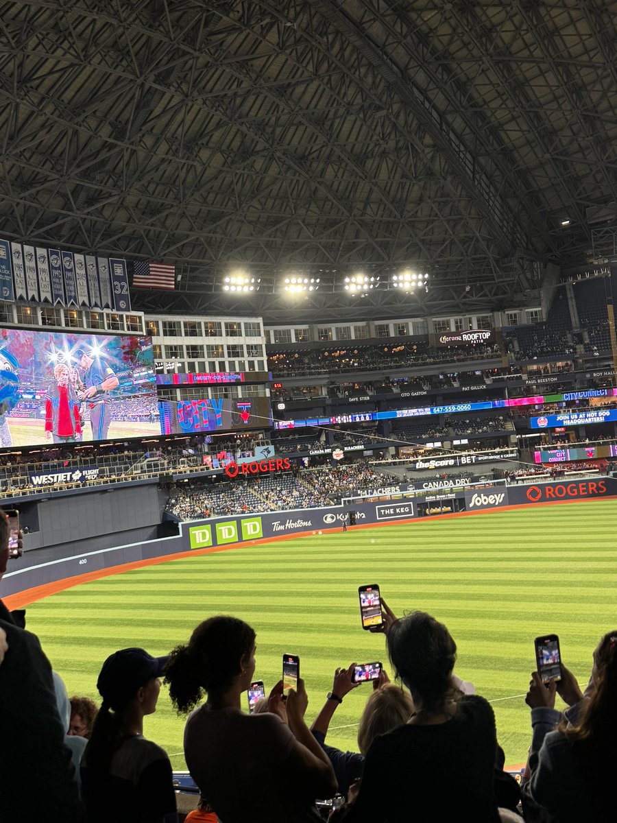 ariellakimmel's tweet image. 96 year old Holocaust survivor Irene Kurtz throws the first pitch at tonight’s @BlueJays game 💙💙💙