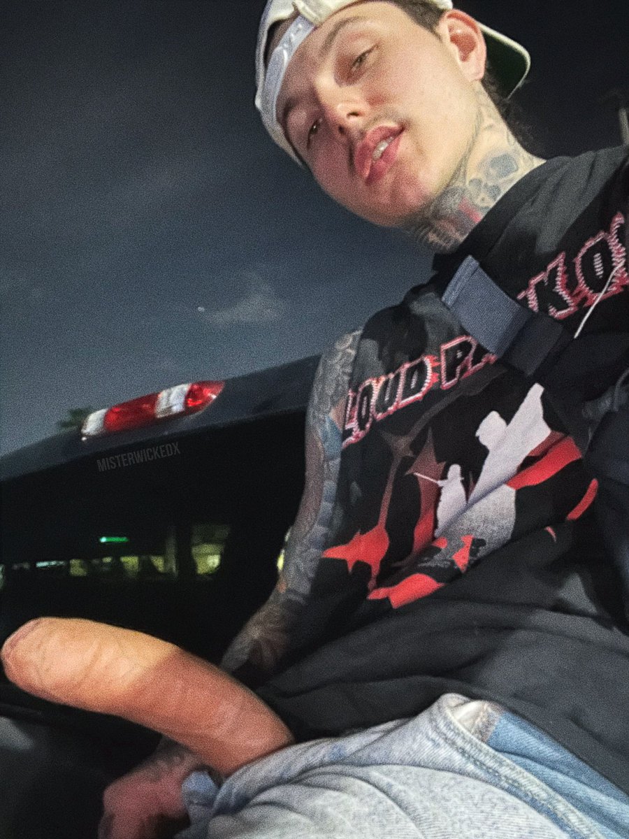 MisterWickedX's tweet photo. Would you suck me off in the back of my pickup? https://t.co/1No9dmMD2M