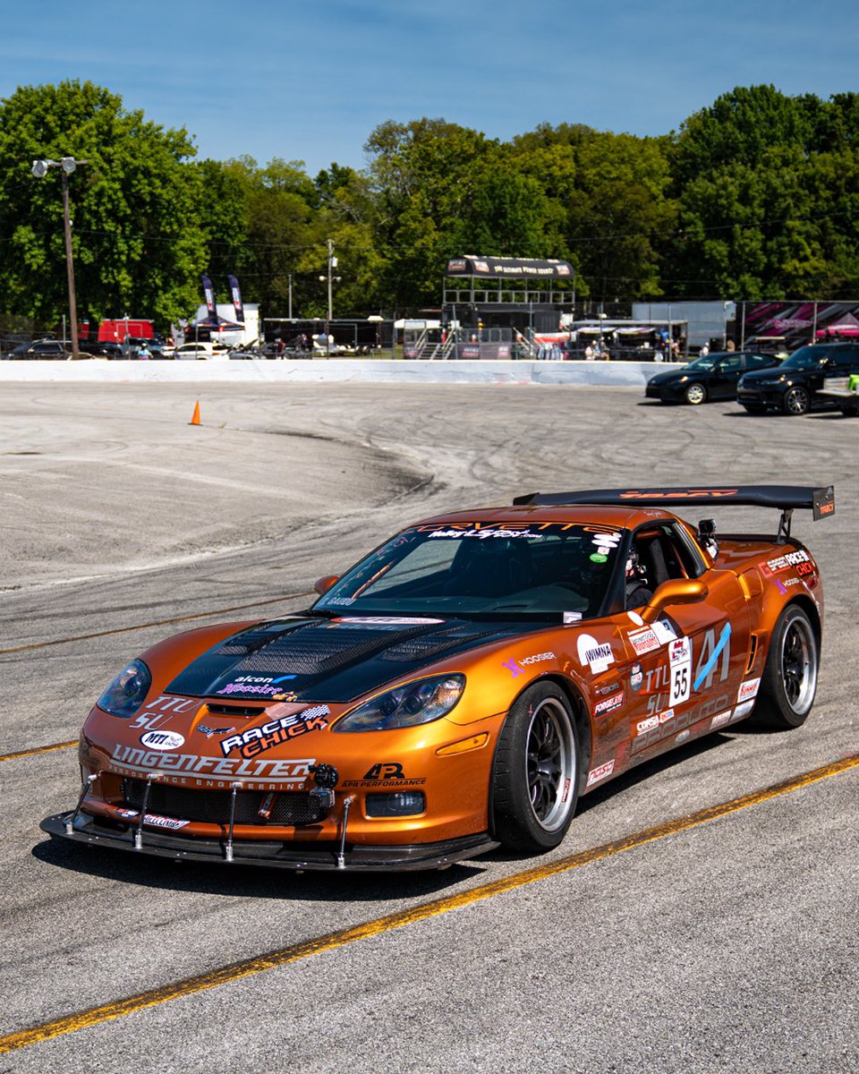 LingenfelterLPE's tweet photo. We had an amazing #LSFest weekend racing with @MotorsportTracy in her #Lingenfelter Eliminator Spec 427-powered #C6Z06 #Corvette! 🔥
Eliminator Spec Engines:
🔗 https://t.co/wOAmMOMZNq https://t.co/2bQouL6SPg