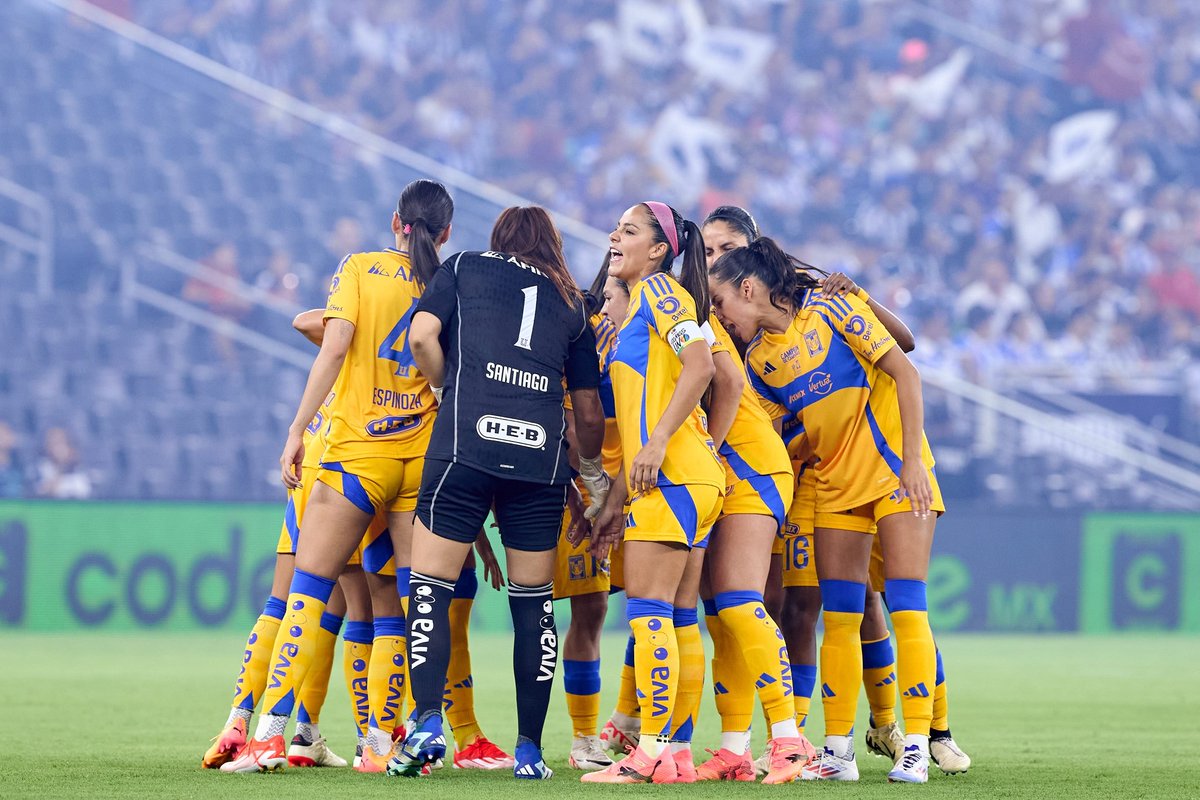 JLCS1's tweet photo. #AmazonasTime
#AdSLFem vs #TigresFem
#SiempreContigo https://t.co/CEezU9ylqh