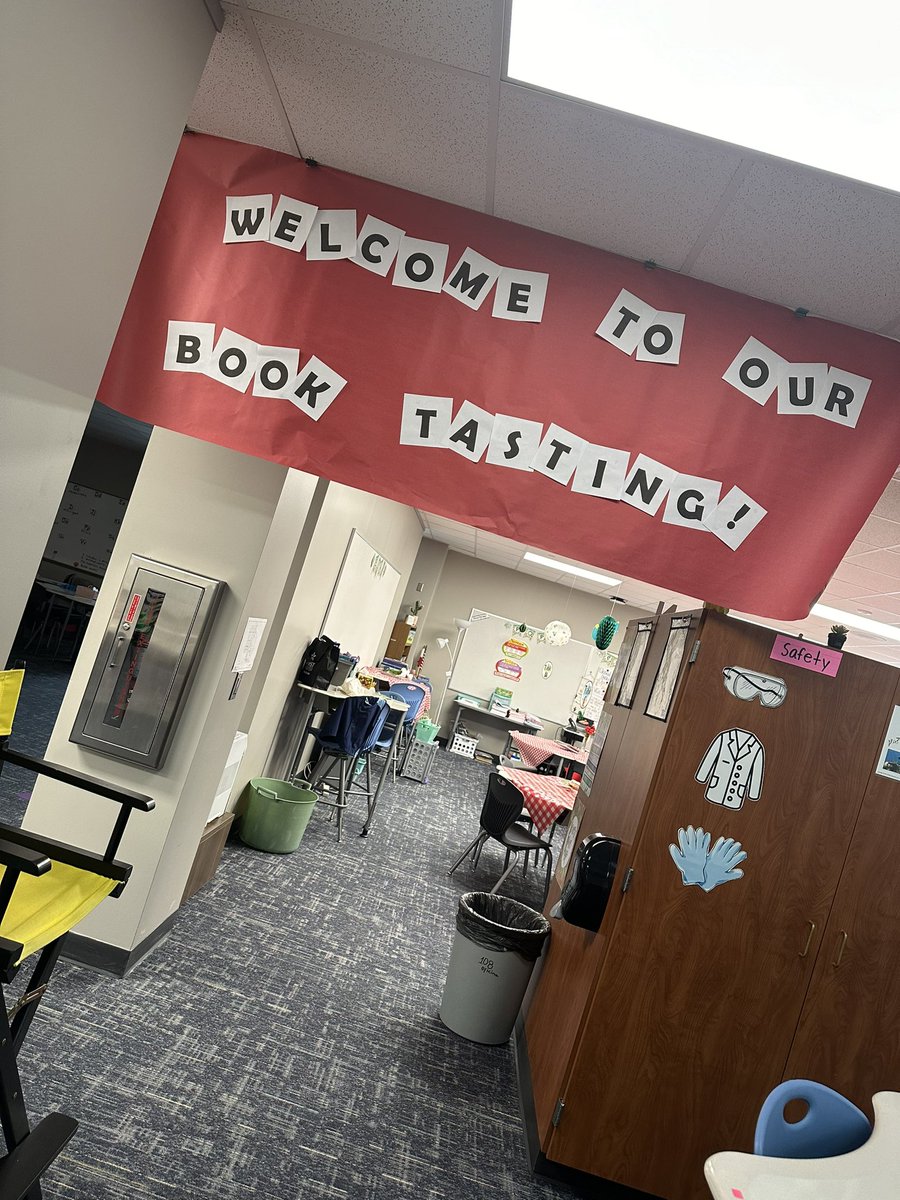 Jessicayanezz's tweet photo. Welcome to our Book Tasting! The kick off to Module 2 📚
Our menus included an appetizer🍴, main course 🍽️ , and dessert 🍰@Postma_Pumas @CFISD_ELAR2_5 https://t.co/5aJS0tjzt0