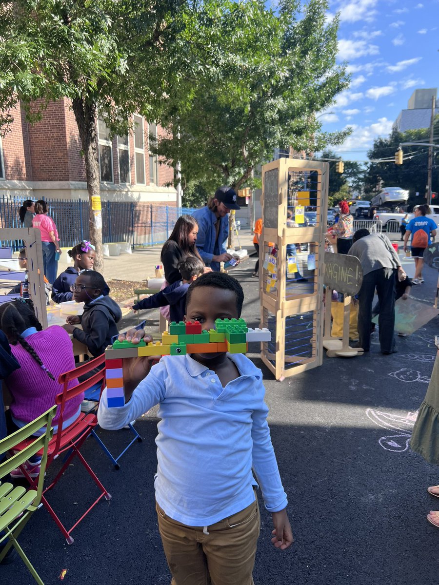 PS59Bronx's tweet photo. P.S. 59 kicked off September collaborating with Street Lab for an amazing Community Day! Bringing our scholars together for fun, creativity, and connection. @CSD10Bronx @streetlab #BronxNY #NYCPS https://t.co/URHFCFr6ow