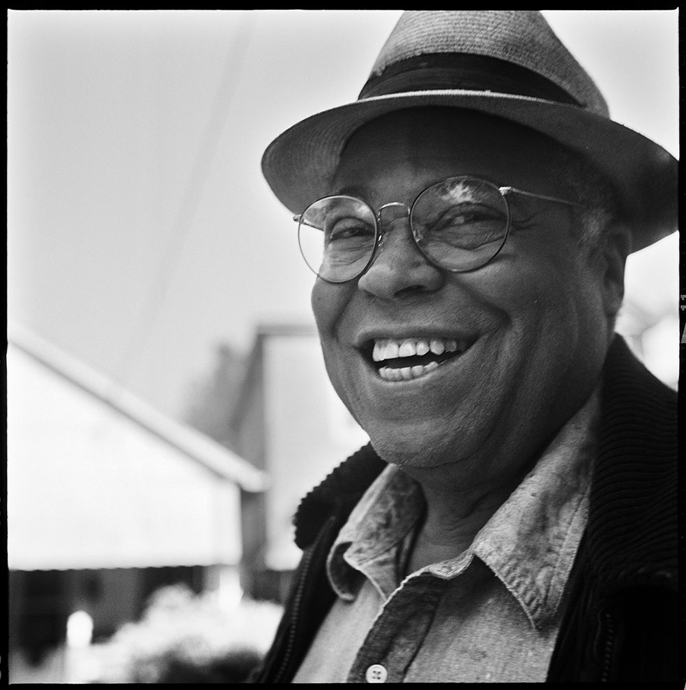 This is a photo I took. I've never shared it before. I had the honor of working with #JamesEarlJones on WHAT THE DEAF MAN HEARD. Rest in peace, James. #JamesEarlJonesRIP