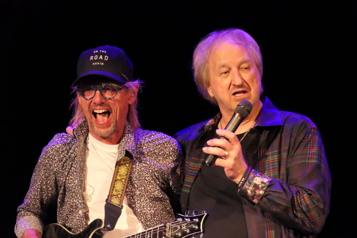DARINFAVORITE's tweet photo. On stage with ACE this weekend in PA. @DuaneAllen32993 @OakRidgeBoys 
#DarinFavorite #PRSguitars #OakRidgeBoys https://t.co/o83ilgbK1w
