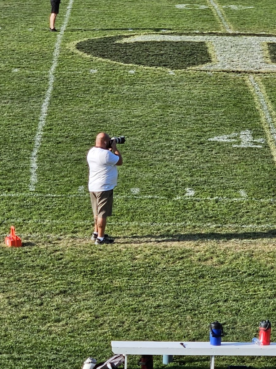 bowman_lenny's tweet image. Another season, another @LensBusted sighting at the Thayercentral football game