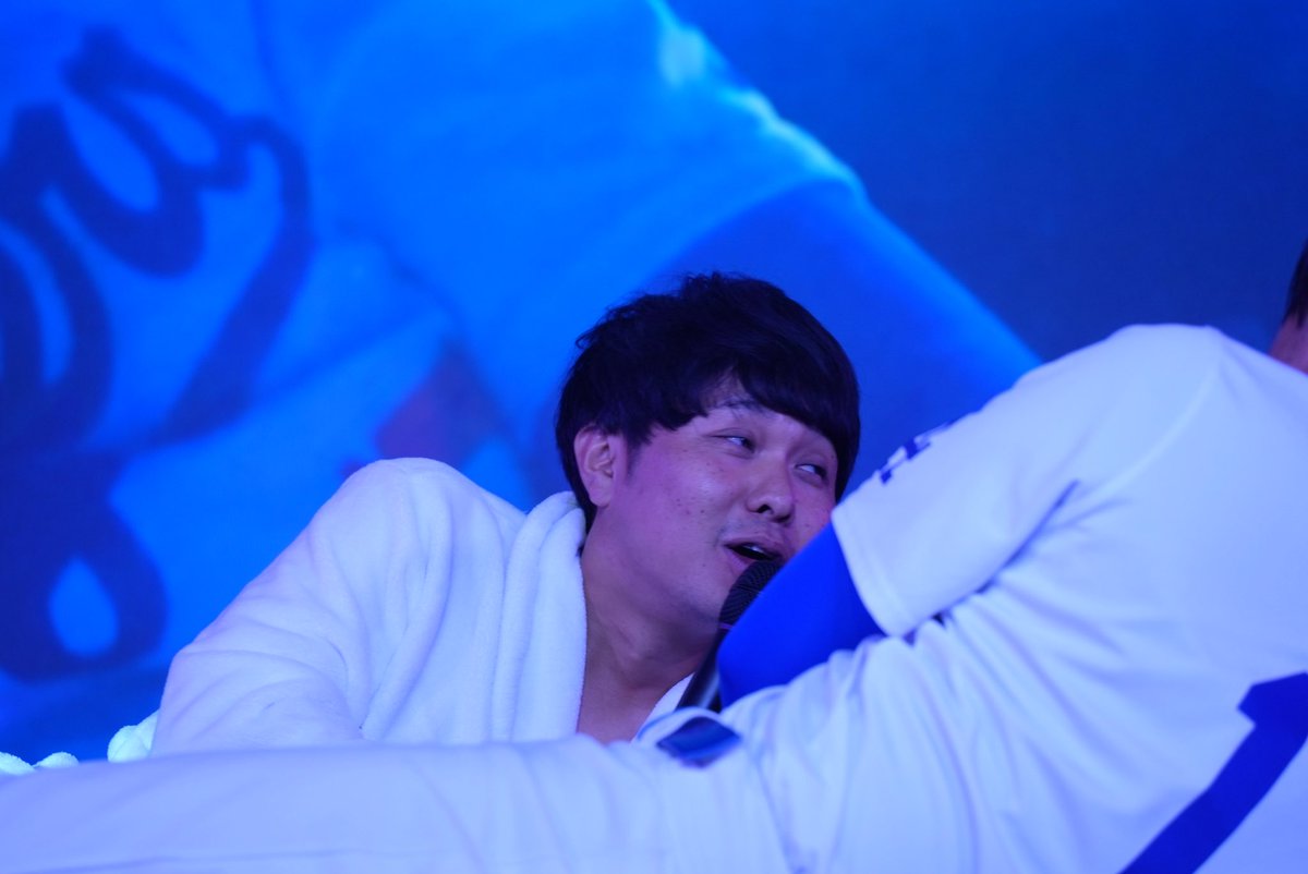 Comte20230728's tweet photo. ／
Comté第3回公演
『ナゴヤの若手テレビ局員がさらば青春の光と冠番組!!!（仮）』
＼

大いに盛り上がったCBCテレビ。バスローブを着込み横になる東ブクロさん！その先いるのはもしかして？！

アーカイブ配信🎫
https://t.co/mMbUmKfRRU…

#さらば #さらば青春の光 #さらばと冠番組 #さらばと冠 https://t.co/zU8biebsis