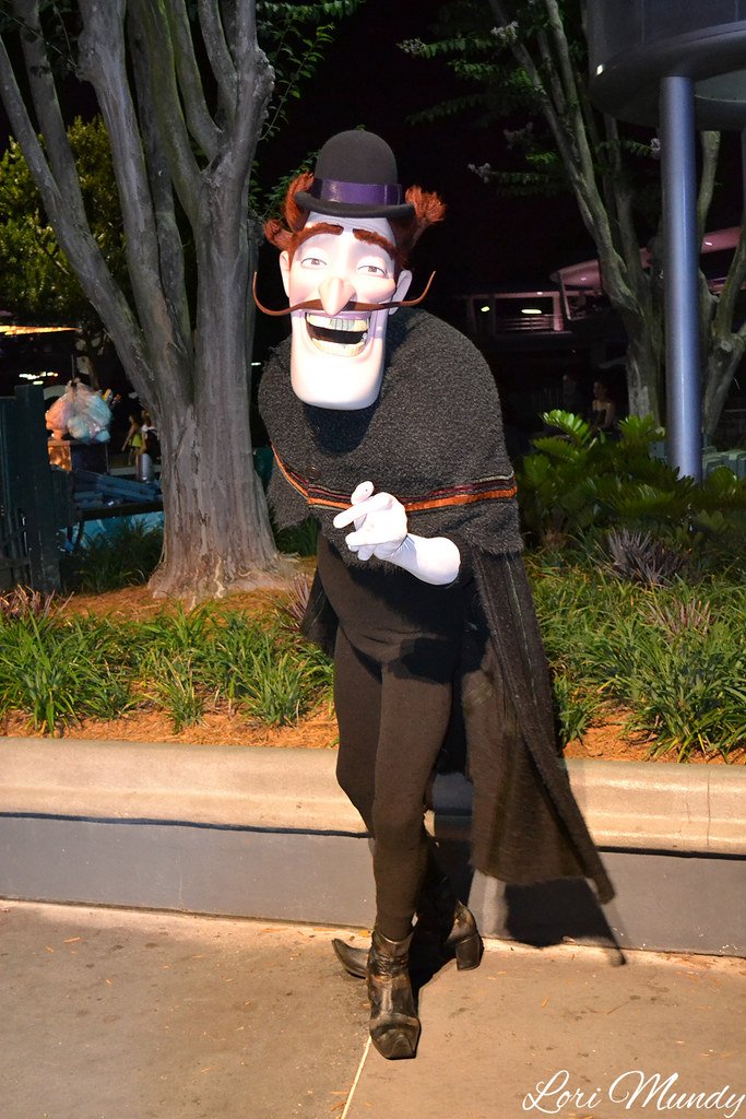 @ConfusingImages It's why I always pack a pair of floaties when I go to conventions. Otherwise I'd be drowning in all the puss my cosplay gets me. Takes weeks to wash that vinegar smell out.