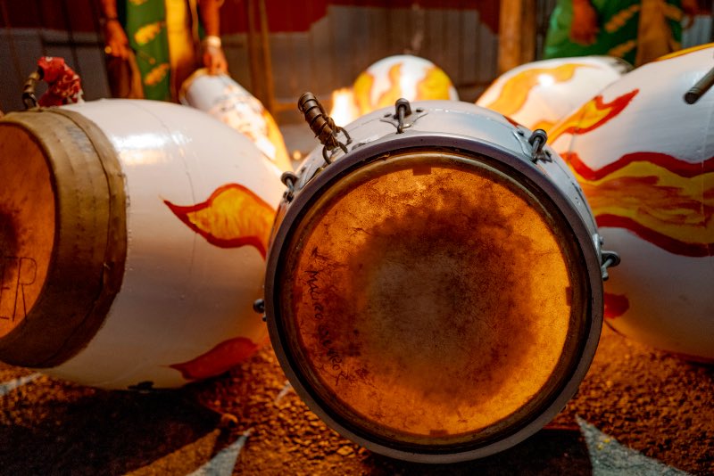 #tamboril #comparsas La Intendencia de Durazno está notificando a todas las comparsas duraznenses para organizar los  ensayos. Esta mañana en Alternativa la directora de Administración, Dra. Adriana Álvarez, dijo que se están librando notificaciones a efectos de informar que toda