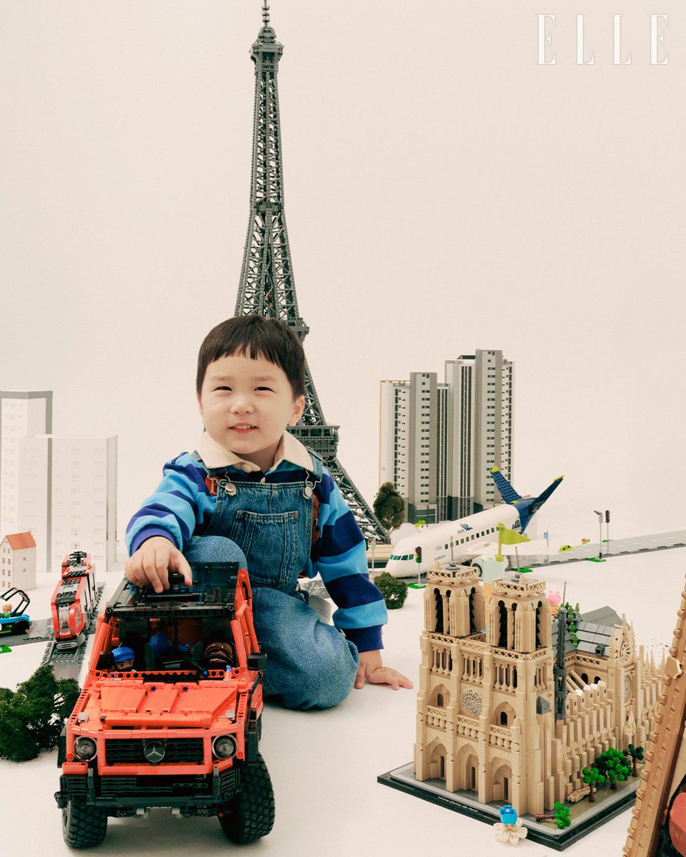 ELLE_KOREA's tweet image. #ELLEarticle #은우 #김준호 #레고 #LEGO 

준호와 은우 슈퍼 파워! 레고와의 환상 부자 케미

🔗alie.kr/AaoGkDR