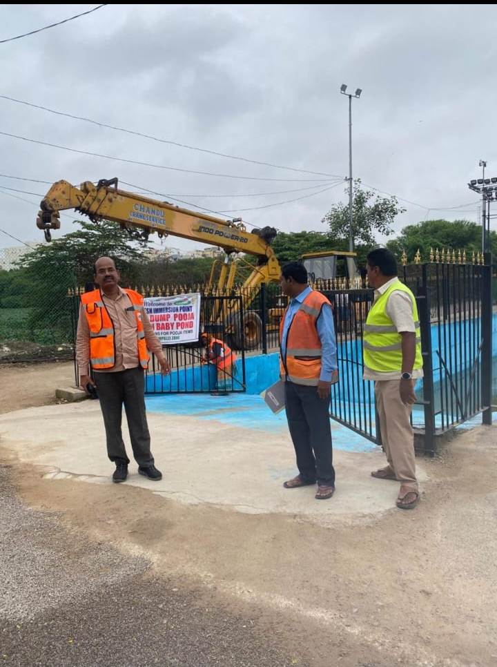 DC CHANDANAGAR (@dc21ghmc) on Twitter photo Sanitation inspection &Arrangemts of Ganesh immersion in all Lakes ponds in the Jurisdiction of Chandanagar Circle 21 #Hyderabad #GHMC #GaneshChaturthi2024 #CleanandGreen <a href="/GHMCOnline/">GHMC</a> <a href="/CommissionrGHMC/">Commissioner GHMC</a> <a href="/gadwalvijayainc/">Vijayalaxmi Gadwal, GHMC MAYOR</a> <a href="/PrlsecyMAUD/">Prl Secy MAUD.</a> <a href="/ZC_SLP/">ZC SERILINGAMPALLY ZONE GHMC</a> Sanitation inspection &Arrangemts of Ganesh immersion in all Lakes ponds in the Jurisdiction of Chandanagar Circle 21 #Hyderabad #GHMC #GaneshChaturthi2024 #CleanandGreen <a href="/GHMCOnline/">GHMC</a> <a href="/CommissionrGHMC/">Commissioner GHMC</a> <a href="/gadwalvijayainc/">Vijayalaxmi Gadwal, GHMC MAYOR</a> <a href="/PrlsecyMAUD/">Prl Secy MAUD.</a> <a href="/ZC_SLP/">ZC SERILINGAMPALLY ZONE GHMC</a>