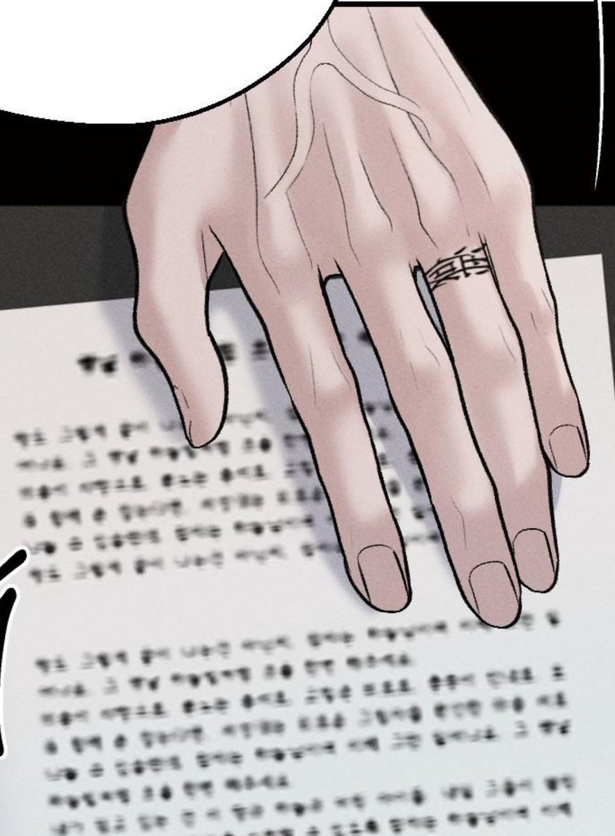 Sharebe76921083's tweet photo. Helps anyone is this yoonjae’s name tattooed on his ring finger? This is from monday’s saviour latest chapter #엎질러진피 https://t.co/eOGCACVsRY
