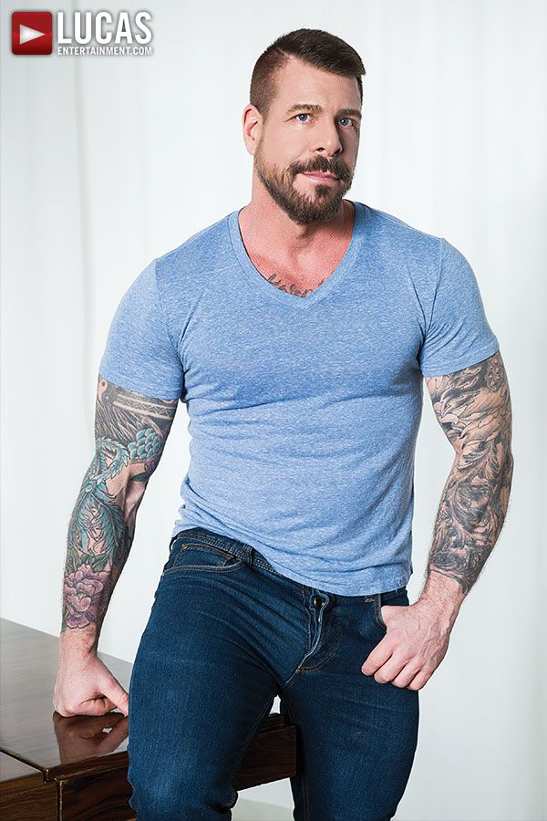 privmull's tweet photo. rocco steele ─ @RoccoSteeleNYC https://t.co/jbZvzW11fH