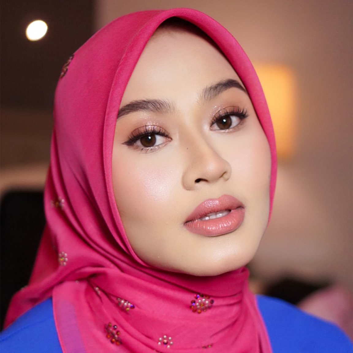 Same client, different makeup look, different year 😂✨ 

Korang lurveee yang mana satuuuu? 

Bridal Makeup RM550 
Event Makeup RM350