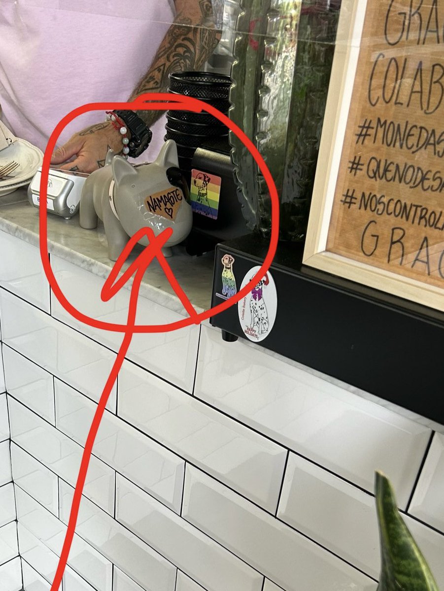 Moaek's tweet photo. ¿Y estos pobres que siguen anclados en el pasado?

Eso sí, tienen los mejores sándwiches del mundo https://t.co/UXYUfI33tf